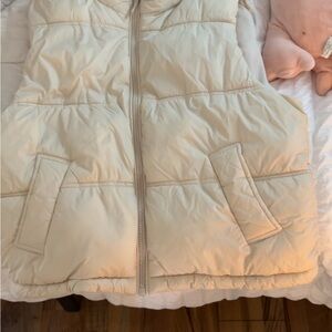 American Eagle Outfitters Cream Puffer Vest
